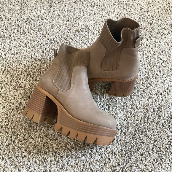 Retro High Boot - Picture 2 of 2